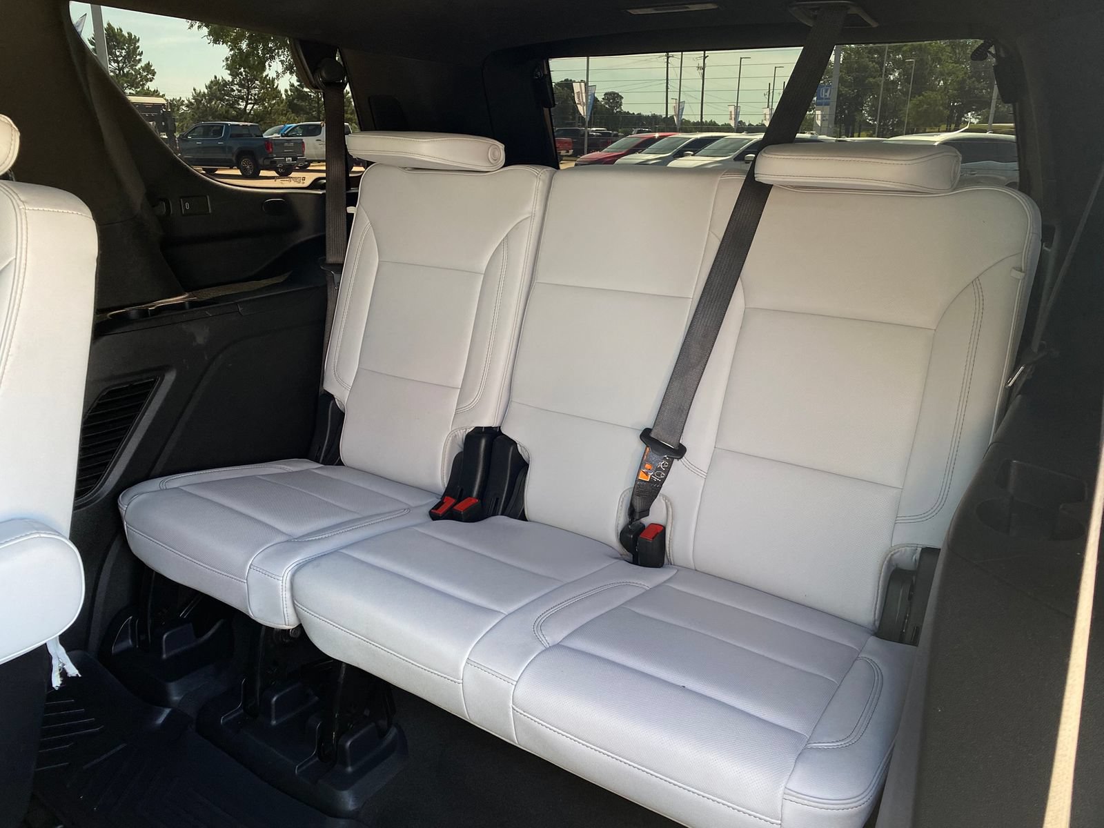 Used 2025 Chevrolet Tahoe Premier AWD/4WD image 34