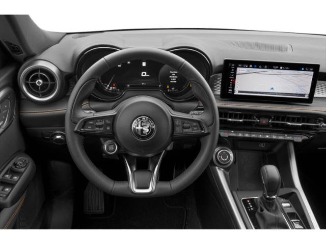 Certified 2025 Alfa Romeo Tonale w/ Premium Package AWD/4WD image 6