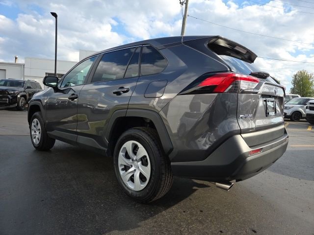 Used 2025 Toyota RAV4 LE AWD/4WD image 5