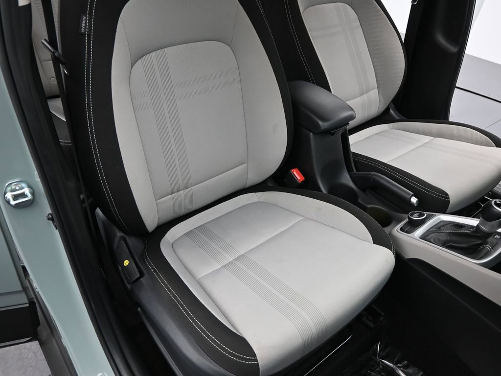 Used 2025 Hyundai Venue SEL image 10