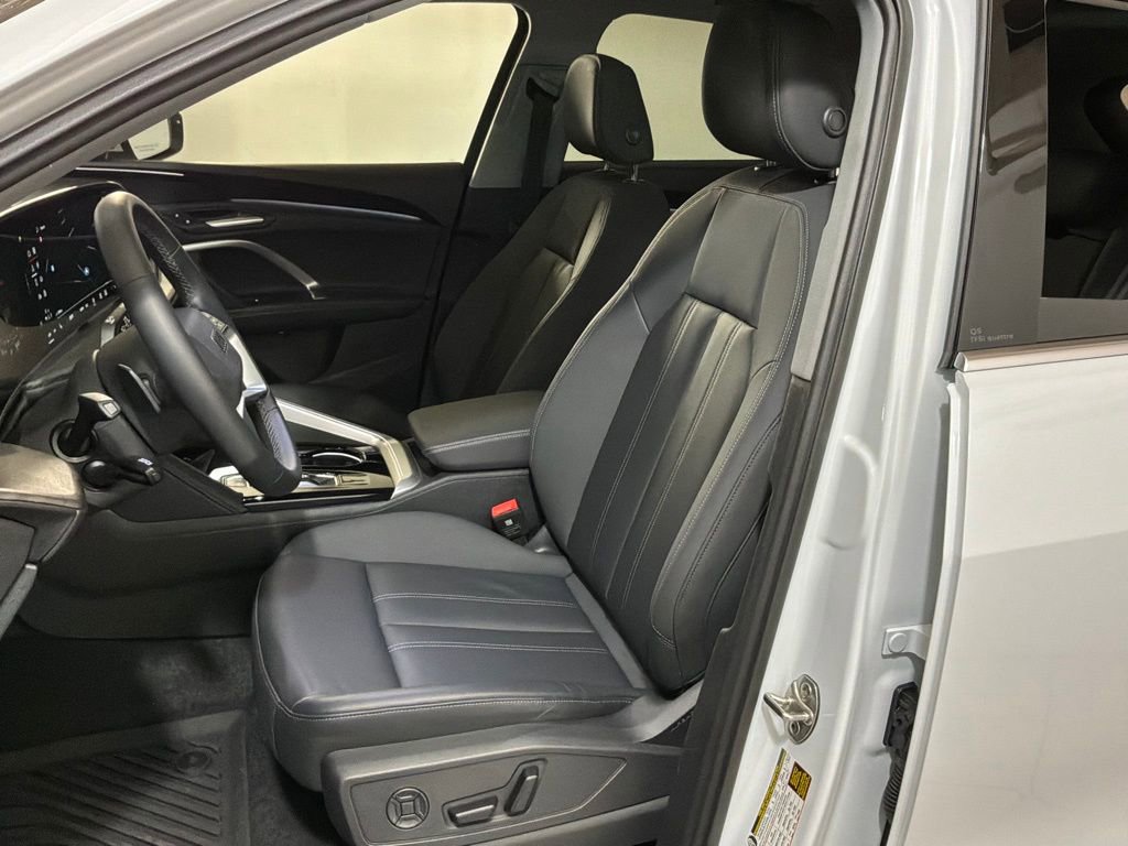 Certified 2025 Audi Q5 Premium w/ Convenience Package image 8