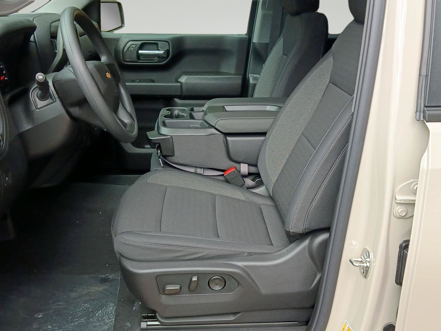 New 2026 Chevrolet Silverado 1500 Custom w/ LPO, Dark Essentials Package AWD/4WD image 17