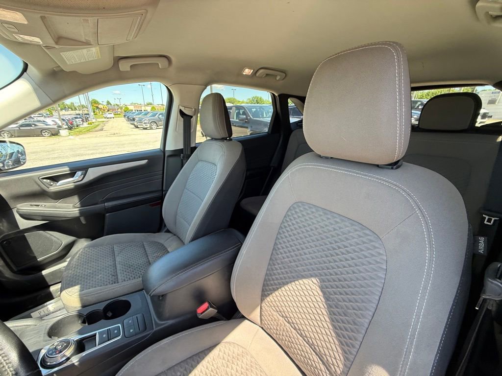 Used 2021 Ford Escape SE w/ SE Sport Appearance Package AWD/4WD image 13