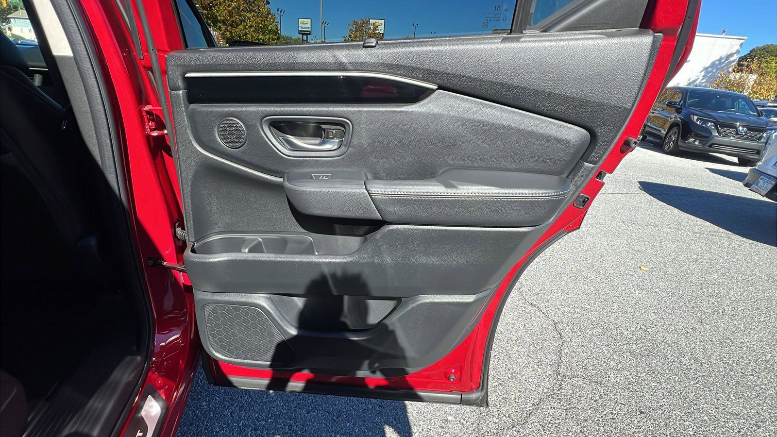 New 2025 Honda Pilot Touring image 14