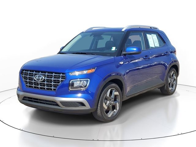 Used 2022 Hyundai Venue SEL FWD image 2