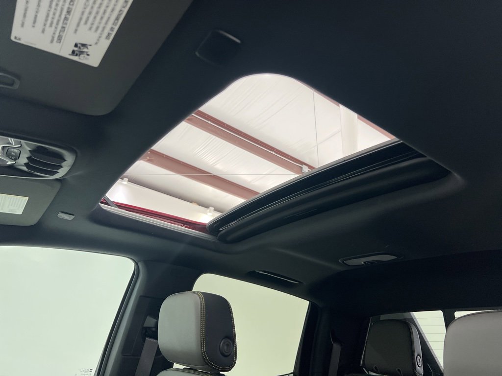 New 2025 Chevrolet Colorado ZR2 w/ Midnight Edition image 18