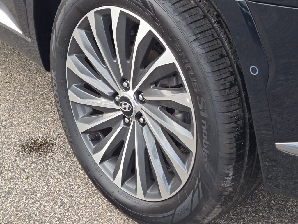 Used 2025 Hyundai Palisade Calligraphy image 16
