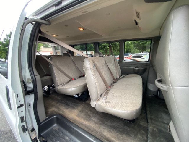 Used 2018 Chevrolet Express 3500 LT w/ LT Preferred Equipment Group RWD image 15