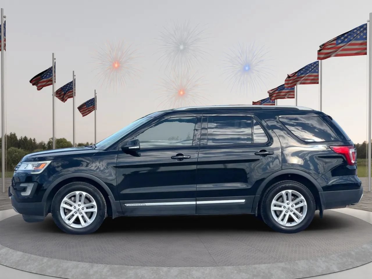 Used 2017 Ford Explorer XLT FWD image 4