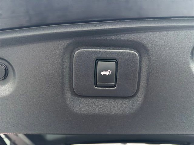 Used 2018 Nissan Pathfinder SL image 35