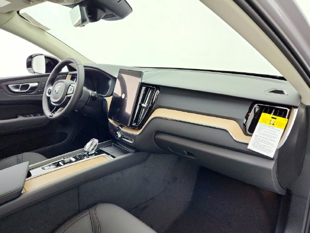 New 2026 Volvo XC60 B5 Plus w/ Climate Package AWD/4WD image 17