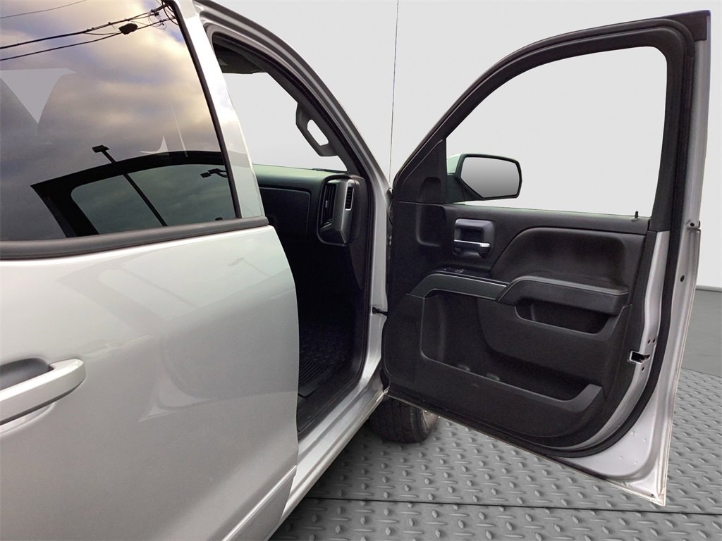 Used 2018 Chevrolet Silverado 1500 LT w/ All Star Edition image 30