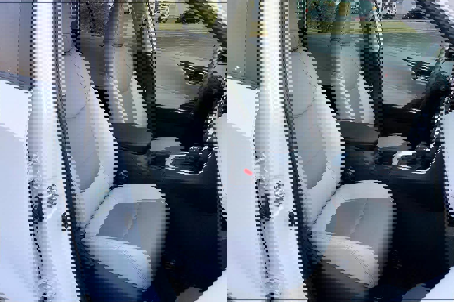 Used 2024 Toyota RAV4 XLE Premium w/ Weather Package image 9