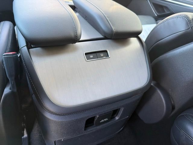 Certified 2025 Lincoln Navigator L Reserve image 13