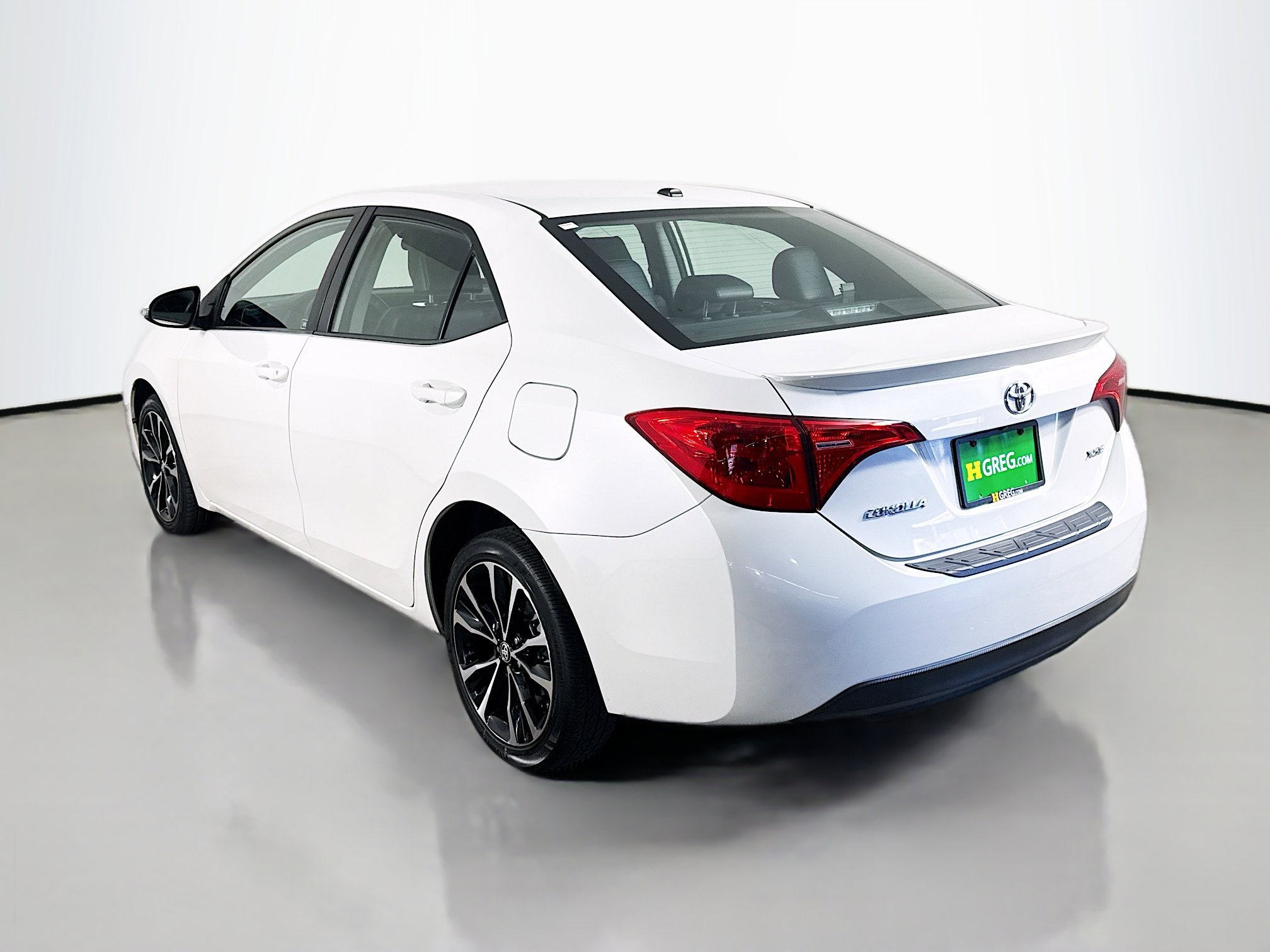 Used 2018 Toyota Corolla XSE w/ Carpet Mat Package (TMS) FWD image 7