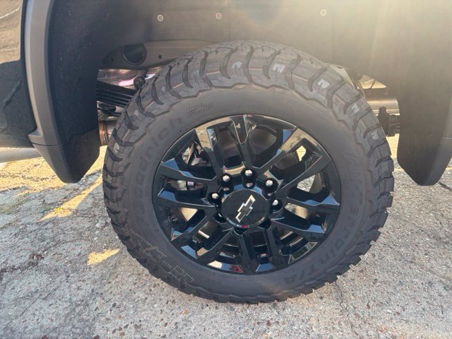 New 2026 Chevrolet Silverado 2500 LTZ w/ LTZ Plus Package AWD/4WD image 10