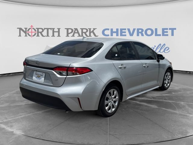 Used 2024 Toyota Corolla LE FWD image 3