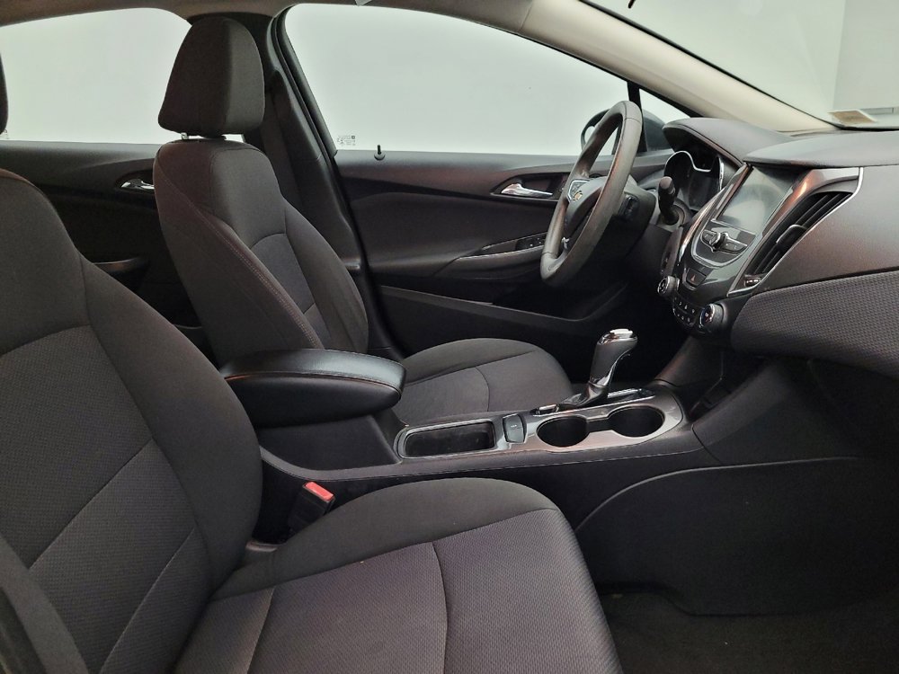 Used 2018 Chevrolet Cruze LT w/ Convenience Package image 21
