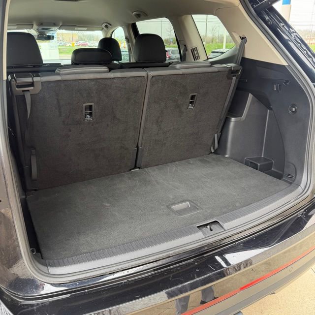 Used 2025 Volkswagen Atlas SE AWD/4WD image 14