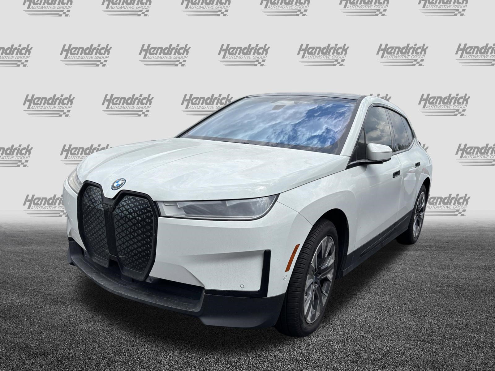 Certified 2024 BMW iX xDrive50 AWD/4WD image 9