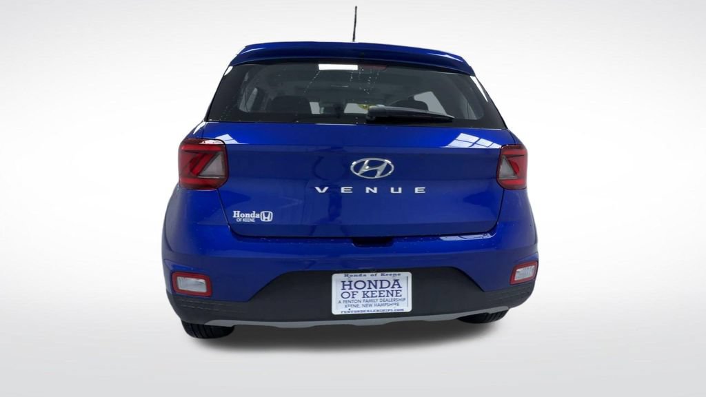 Used 2026 Hyundai Venue SEL FWD image 7