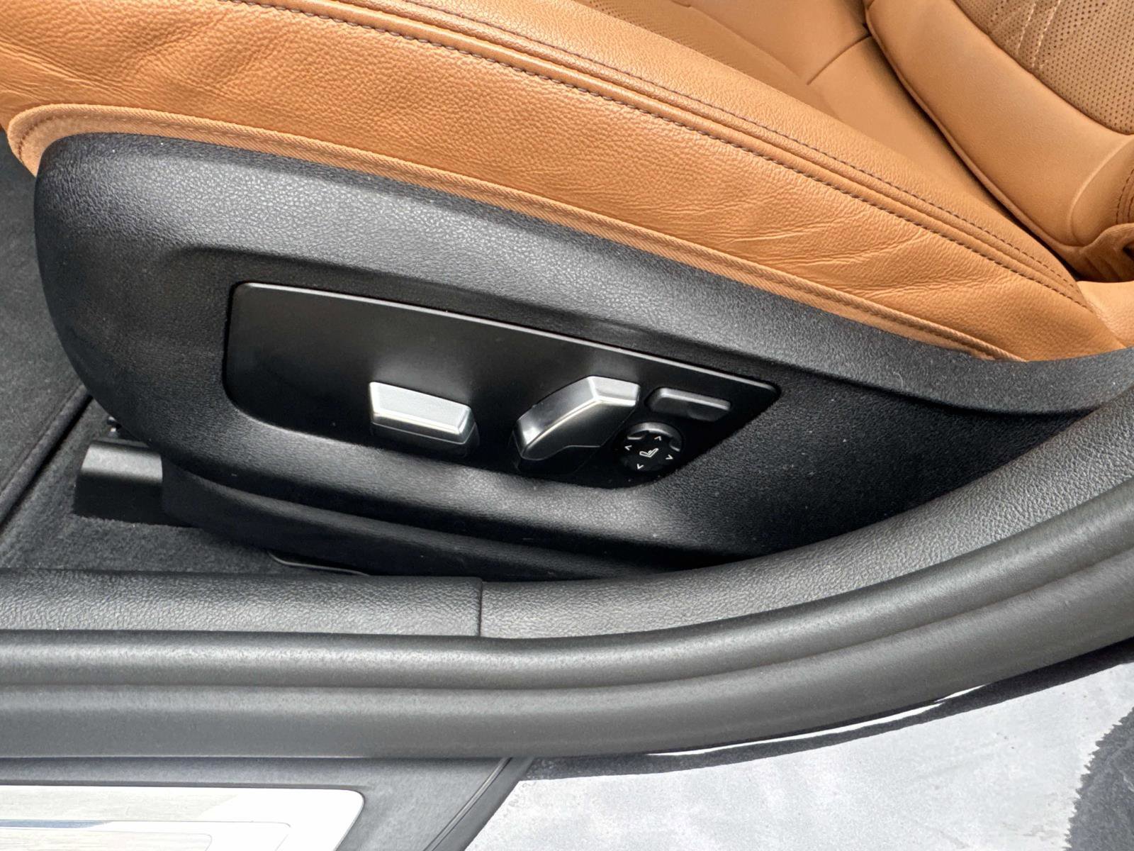 Used 2022 BMW 530i xDrive w/ Premium Package image 17