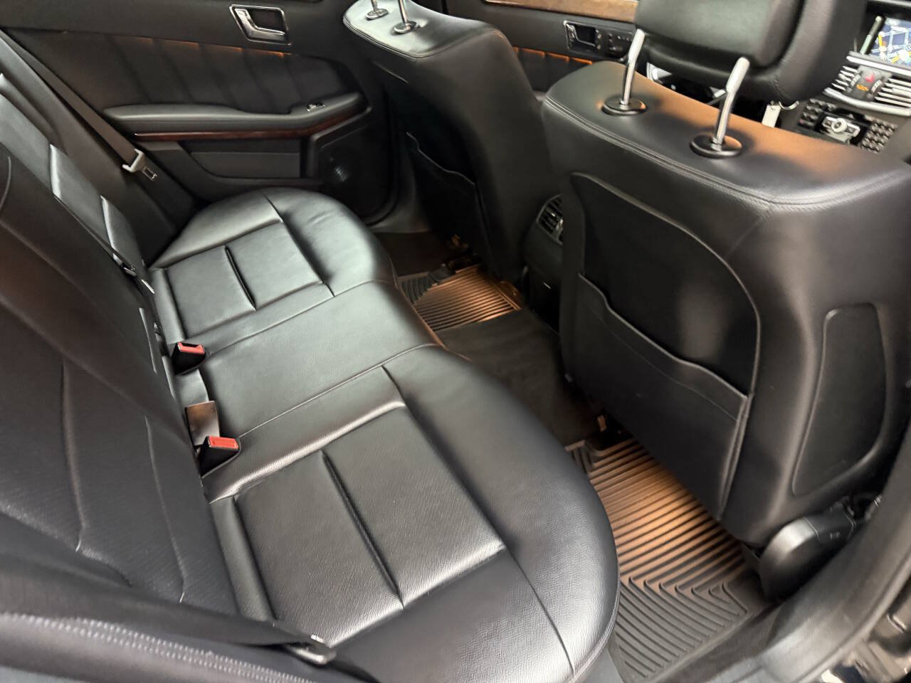 Used 2011 Mercedes-Benz E 350 4MATIC Sedan image 28