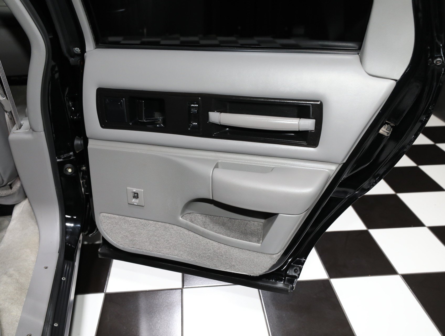 Used 1996 Chevrolet Impala SS RWD image 39