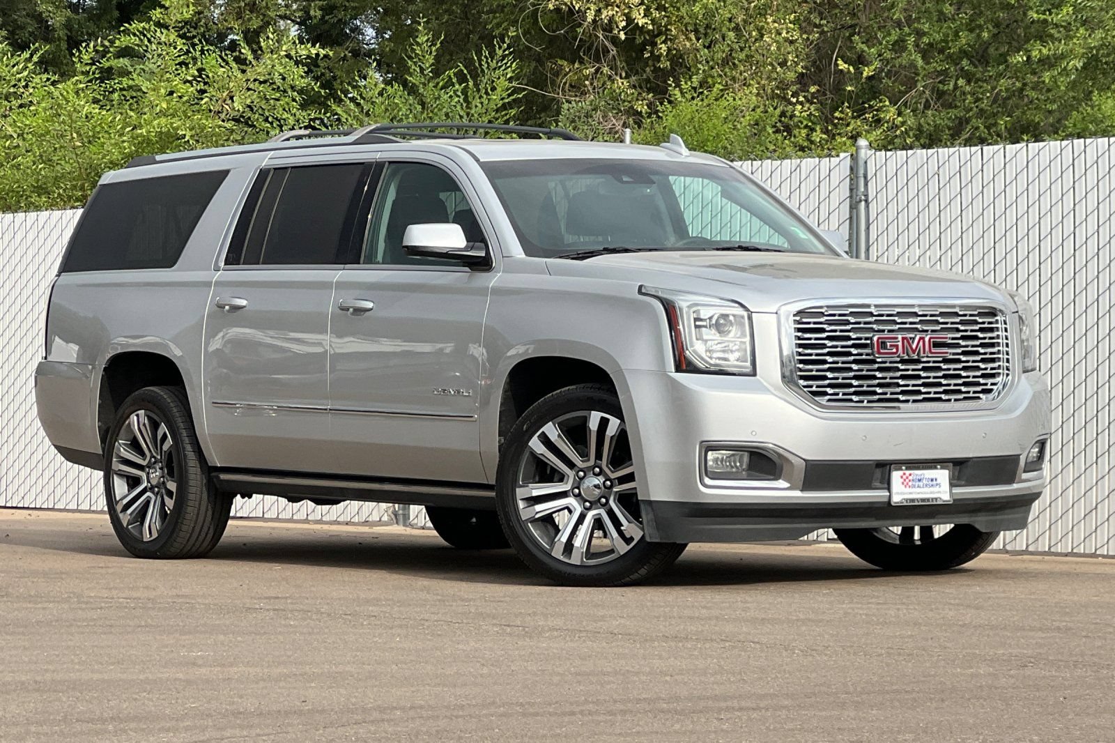 Used 2018 GMC Yukon XL Denali w/ Denali Ultimate Package AWD/4WD image 2