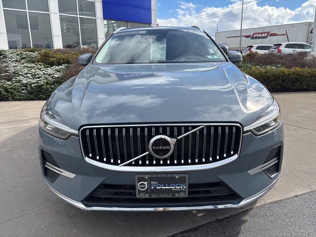 Certified 2023 Volvo XC60 B5 Plus w/ Climate Package image 3