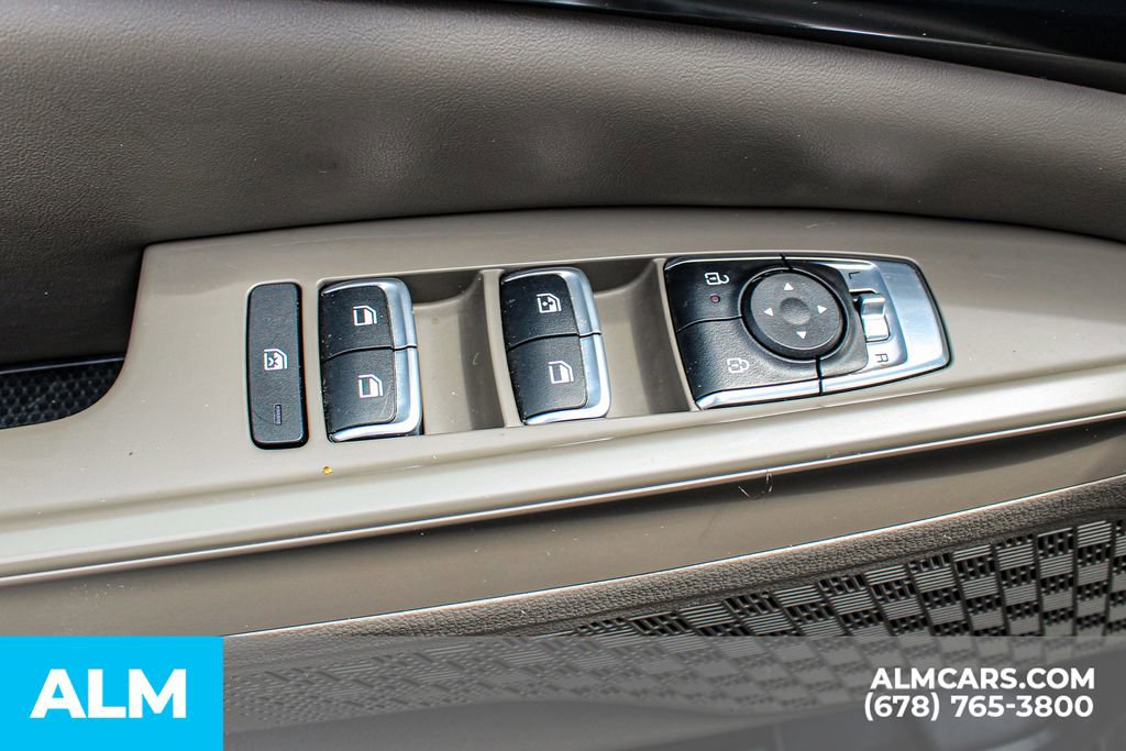 Used 2025 Kia Carnival FWD image 41