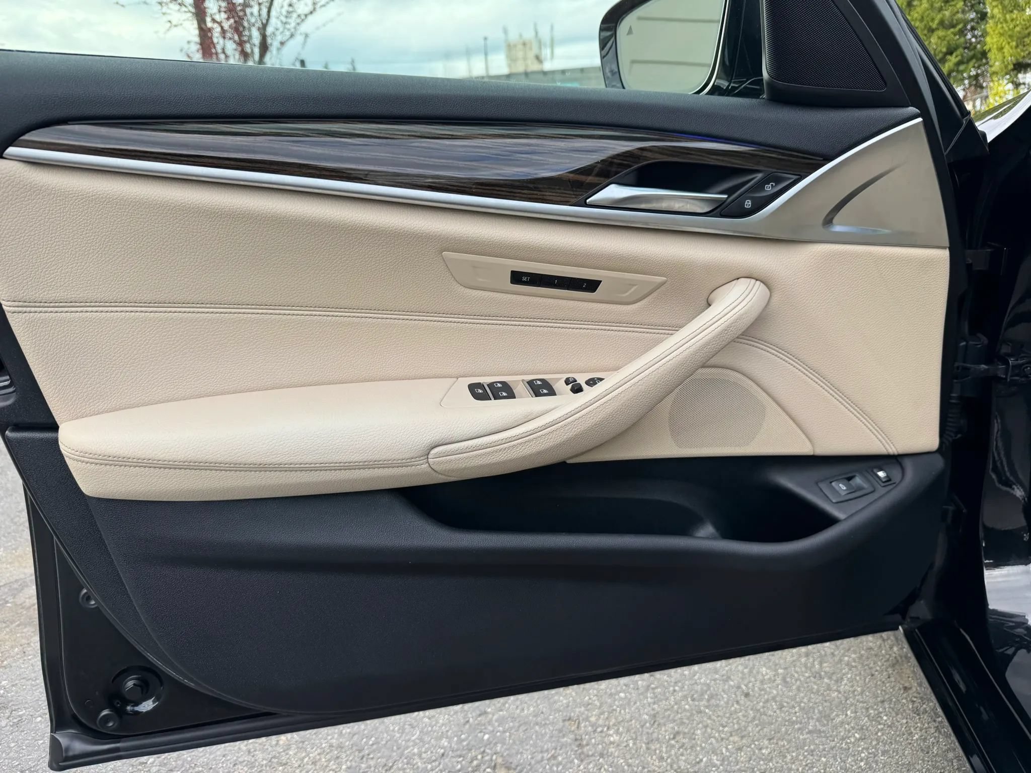Used 2018 BMW 530e xDrive AWD/4WD image 40