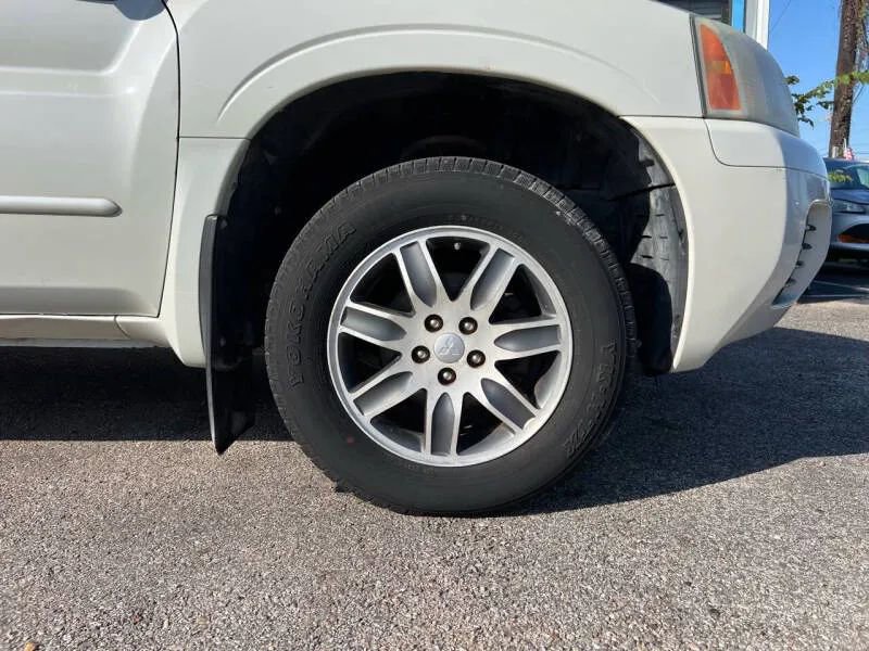 Used 2004 Mitsubishi Endeavor Limited image 21