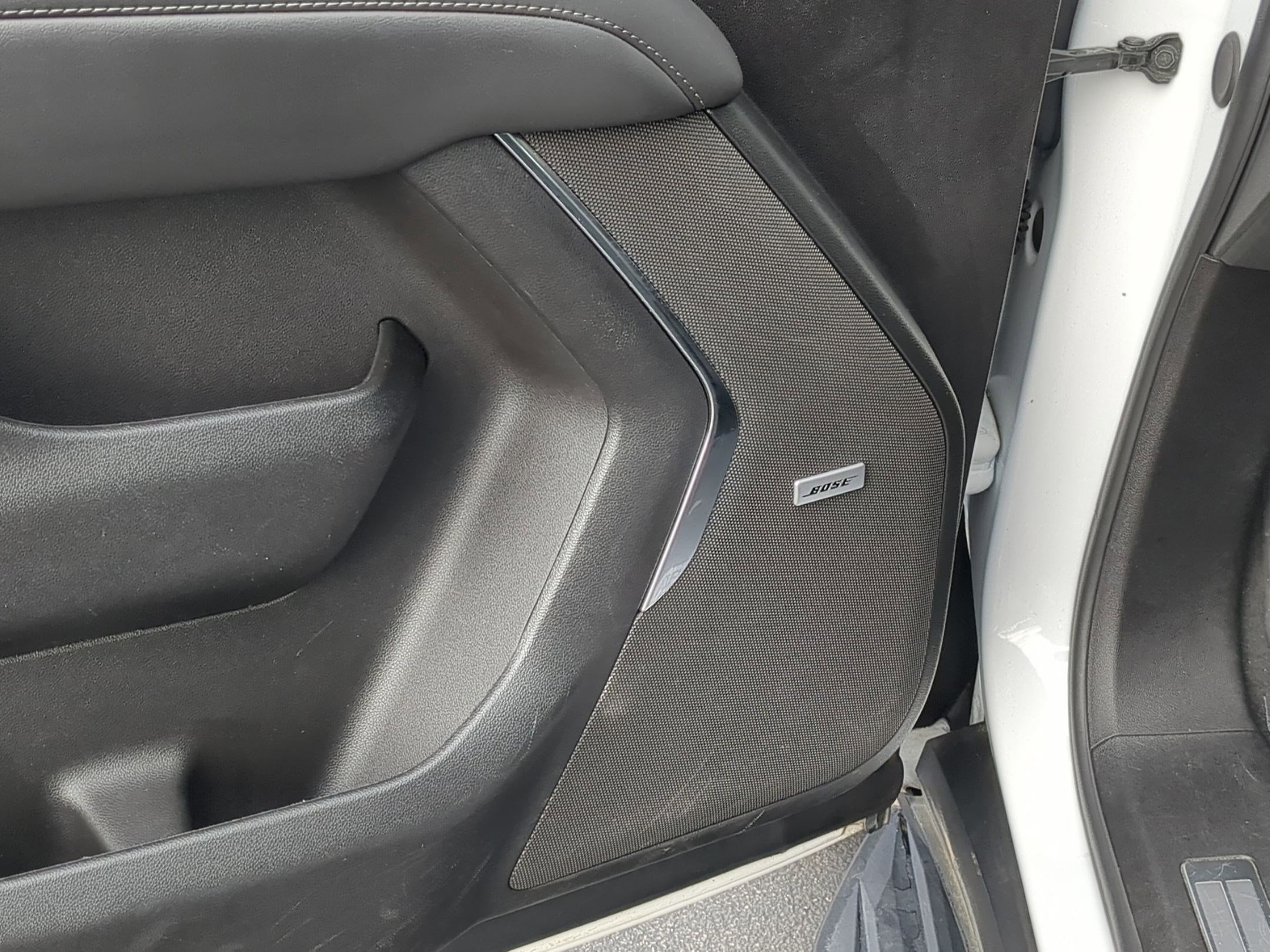 Used 2024 Chevrolet Suburban LT image 15