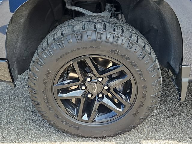 Used 2023 Chevrolet Silverado 1500 LT Trail Boss AWD/4WD image 5