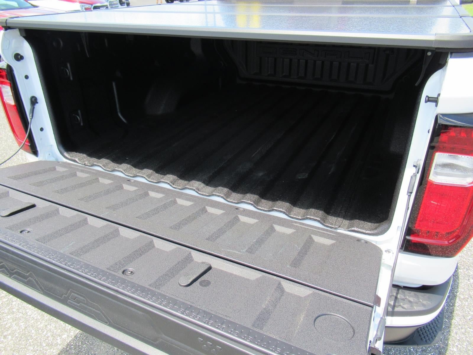 Used 2024 GMC Canyon Denali AWD/4WD image 11