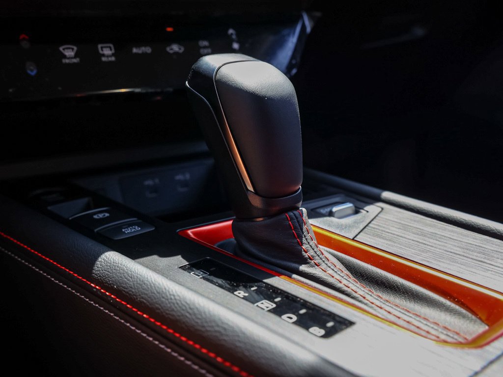 New 2026 Nissan Kicks SR FWD image 30