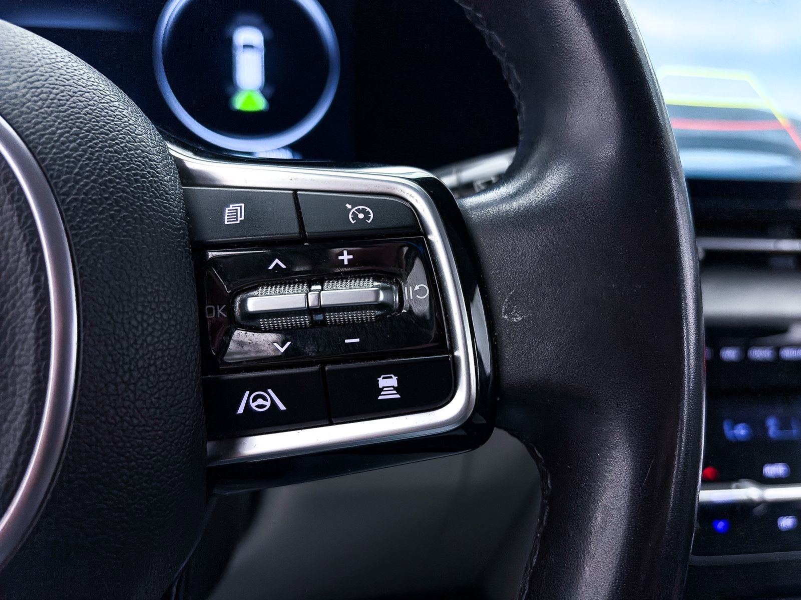 Certified 2024 Kia Carnival SX image 31