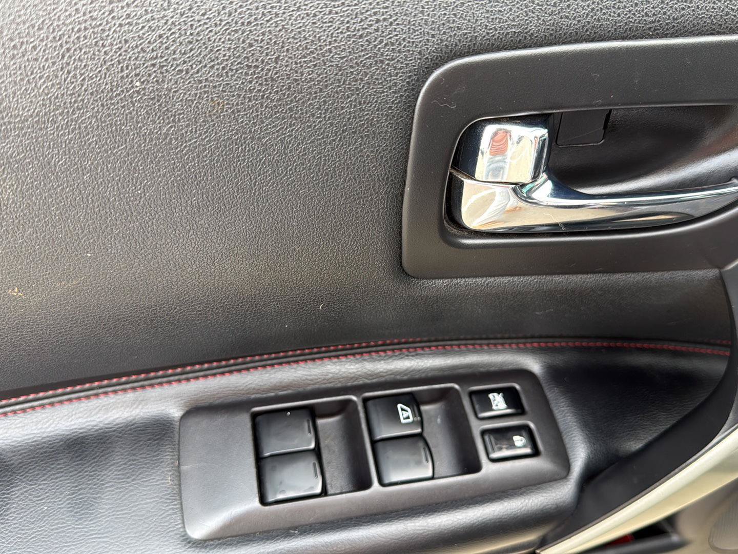Used 2013 Nissan Rogue SL AWD/4WD image 13