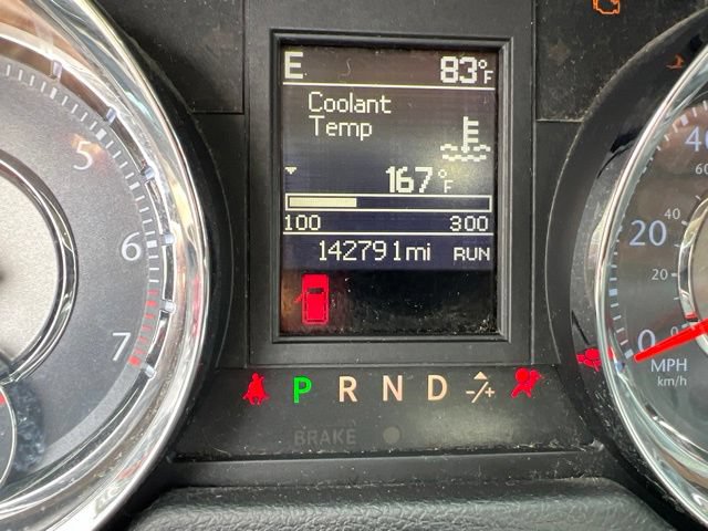 Used 2016 Chrysler Town & Country Touring FWD image 12