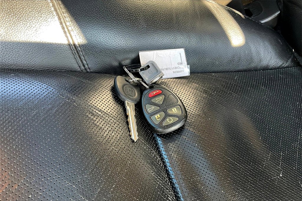 Used 2014 Chevrolet Suburban LTZ image 10