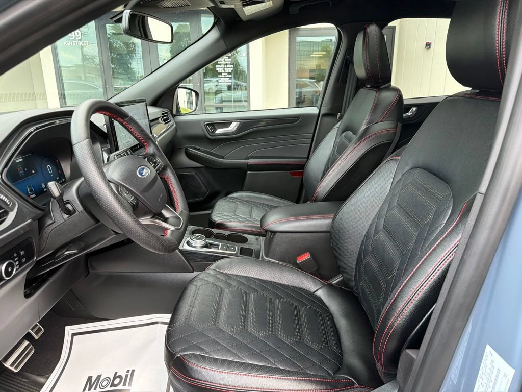 Used 2023 Ford Escape ST-Line Elite w/ Premium Technology Package AWD/4WD image 29