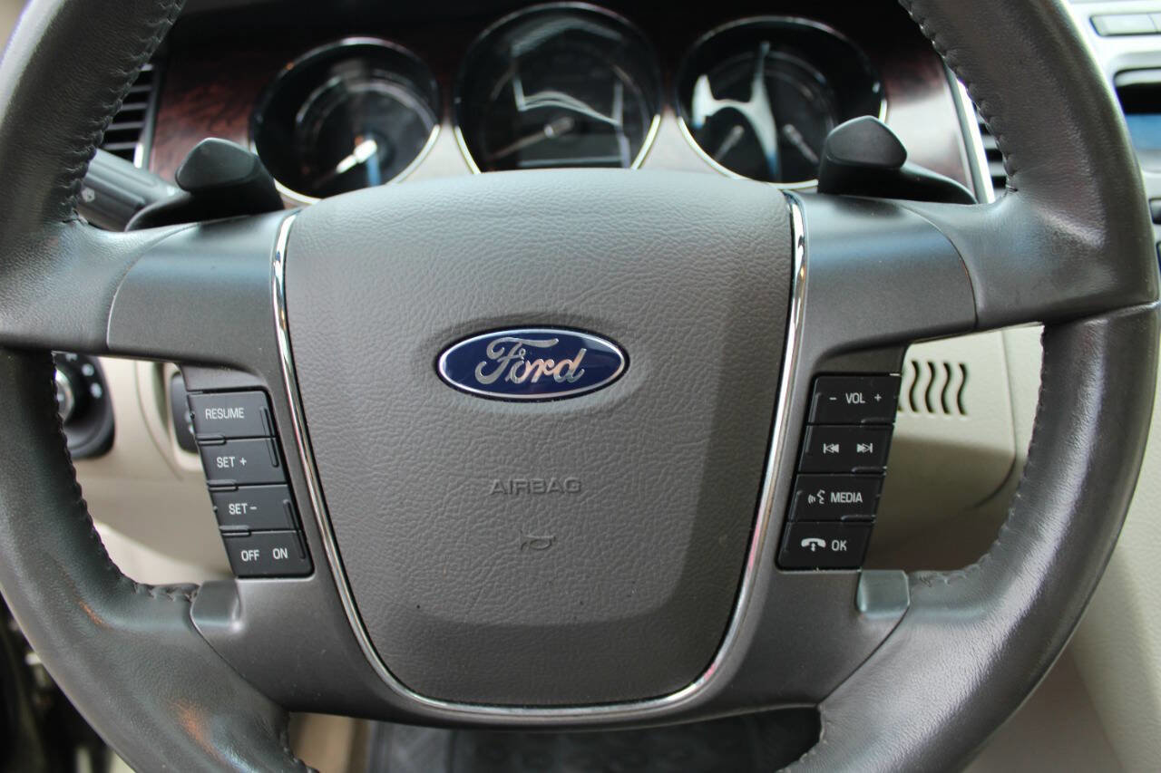 Used 2012 Ford Taurus SEL FWD image 20