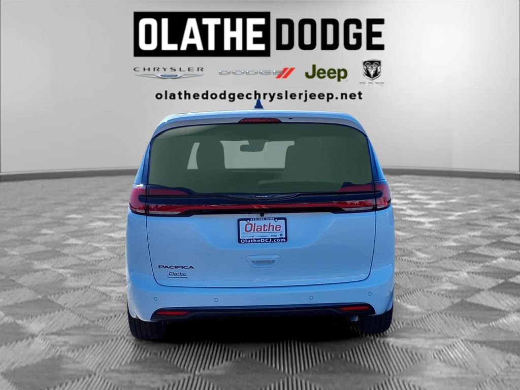 New 2026 Chrysler Pacifica Select FWD image 28