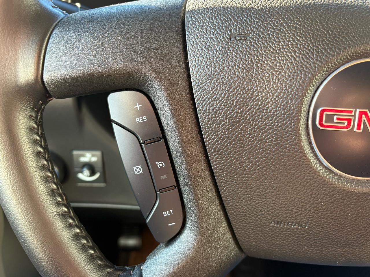 Used 2023 GMC Savana 3500 Extended w/ Power Convenience Package RWD image 22