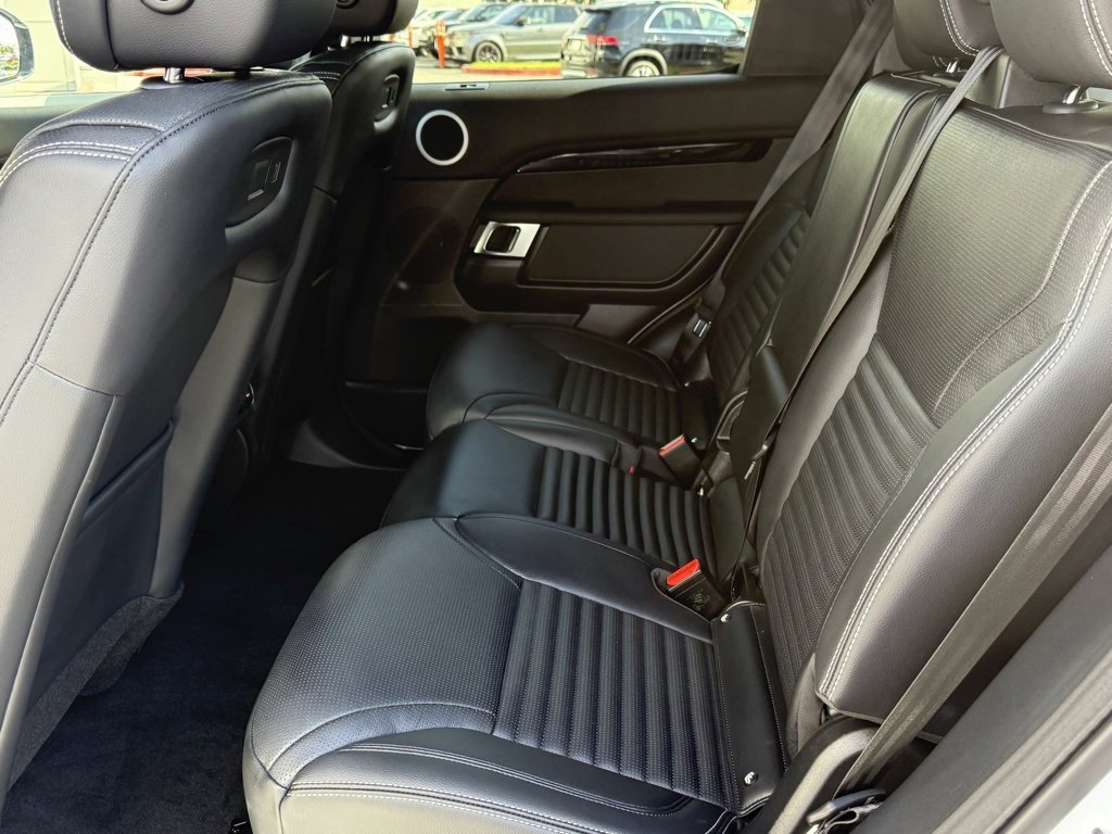 New 2025 Land Rover Discovery S image 26