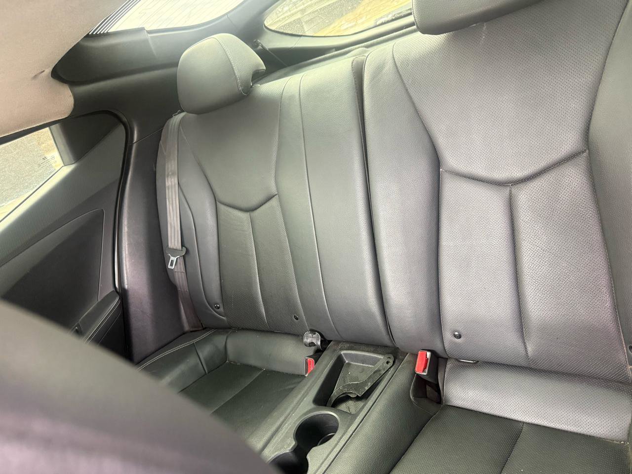 Used 2012 Hyundai Veloster w/ Style Pkg image 9