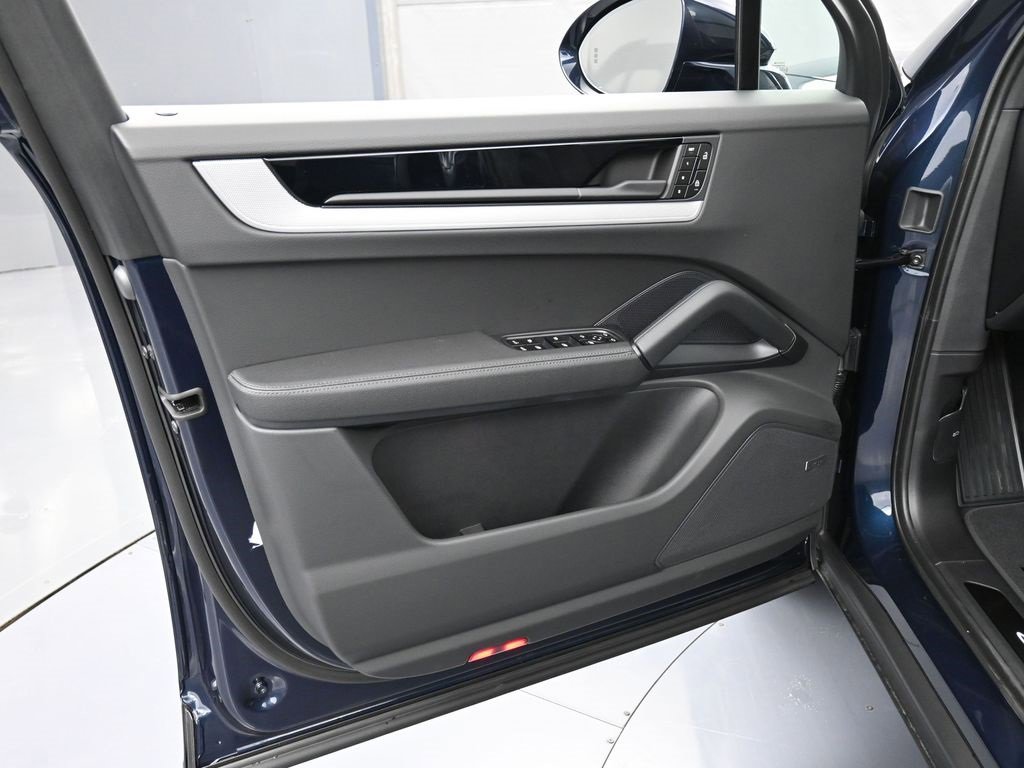 New 2026 Porsche Cayenne S image 15