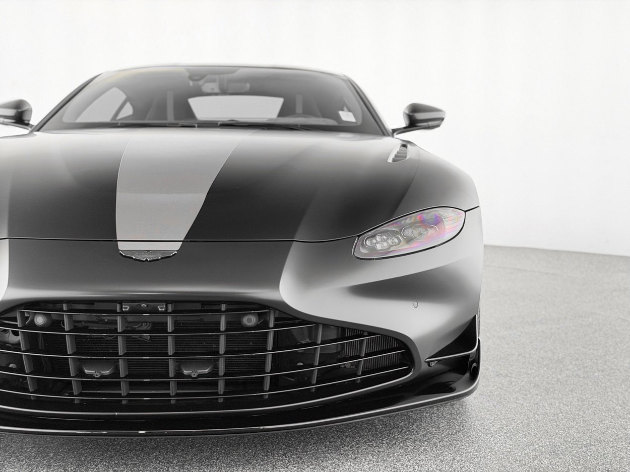 Used 2022 Aston Martin V8 Vantage Coupe image 42