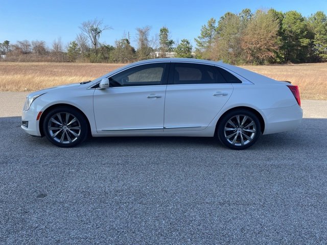 Used 2014 Cadillac XTS Base image 2